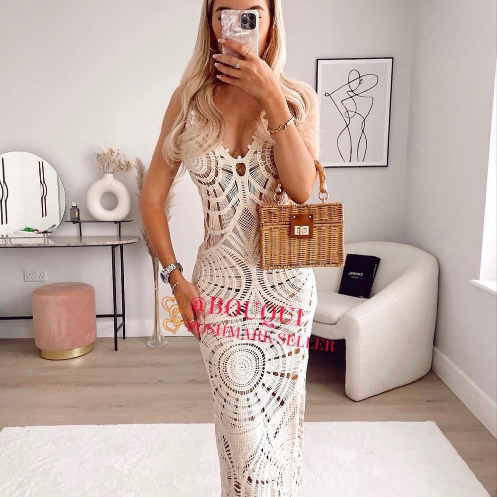 BLOGGERS FAV CUT OUT SIDE CROCHETED DRESS - Picture 4 of 9